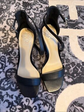 8 1/2 Vince Camuto Black Leather Cross-Strap Heeled Sandals